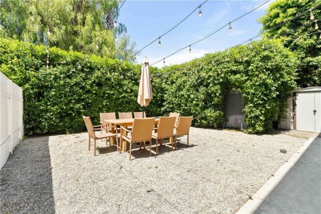 13573 Moorpark Street, Sherman Oaks, CA 91423