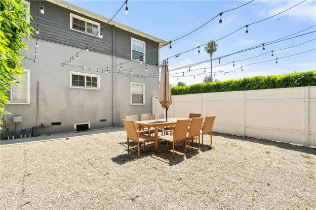 13573 Moorpark Street, Sherman Oaks, CA 91423