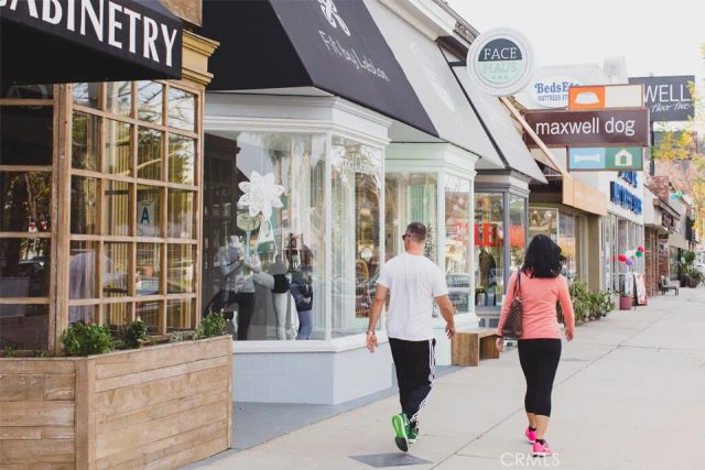 13573 Moorpark Street, Sherman Oaks, CA 91423