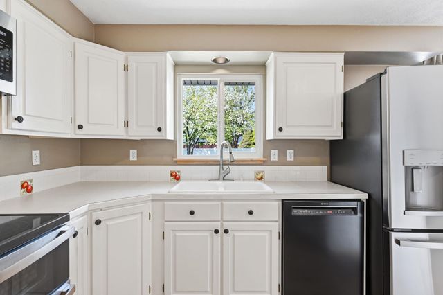 11519 E 34th Ave, Spokane Valley, WA 99206