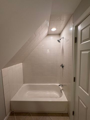 7 Pinckney Pl. 2, Somerville, MA 02145
