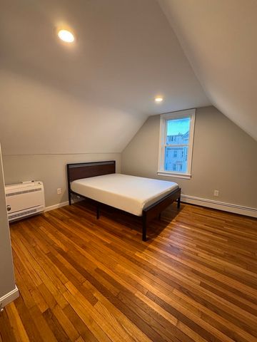 7 Pinckney Pl. 2, Somerville, MA 02145