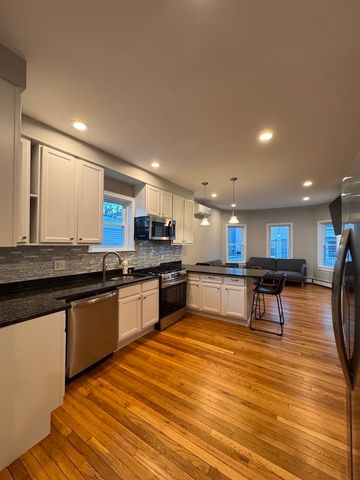 7 Pinckney Pl. 2, Somerville, MA 02145