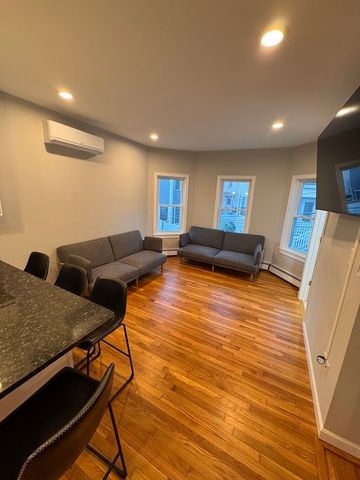 7 Pinckney Pl. 2, Somerville, MA 02145