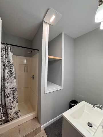 7 Pinckney Pl. 2, Somerville, MA 02145
