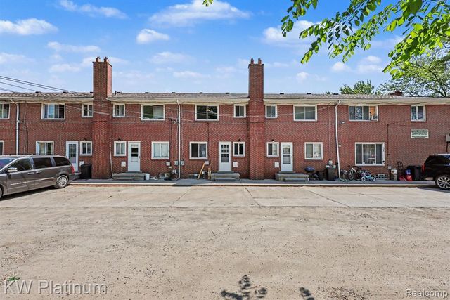 104 Crocker Blvd, Mount Clemens, MI 48043