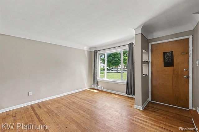104 Crocker Blvd, Mount Clemens, MI 48043