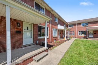104 Crocker Blvd, Mount Clemens, MI 48043