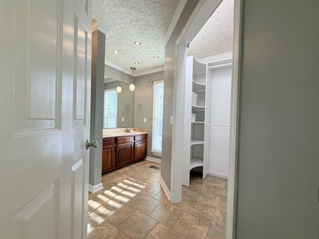 108 White Oak Ct, Hendersonville, TN 37075