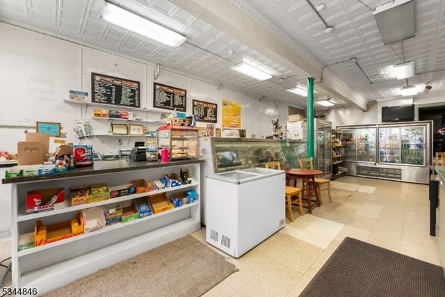 117 Valley Rd, Clifton City, NJ 07013