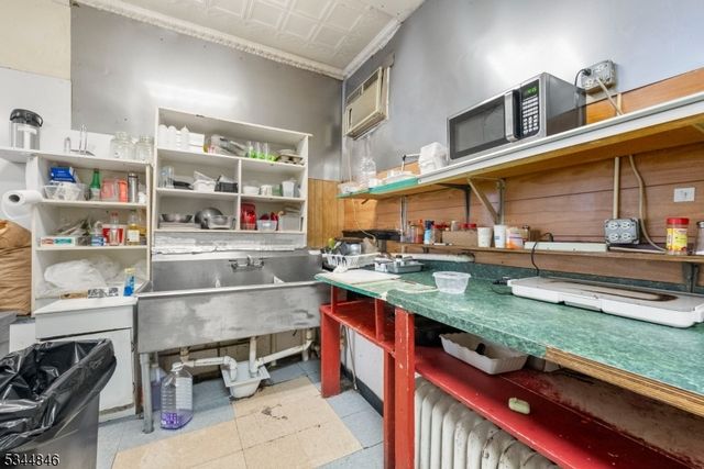 117 Valley Rd, Clifton City, NJ 07013