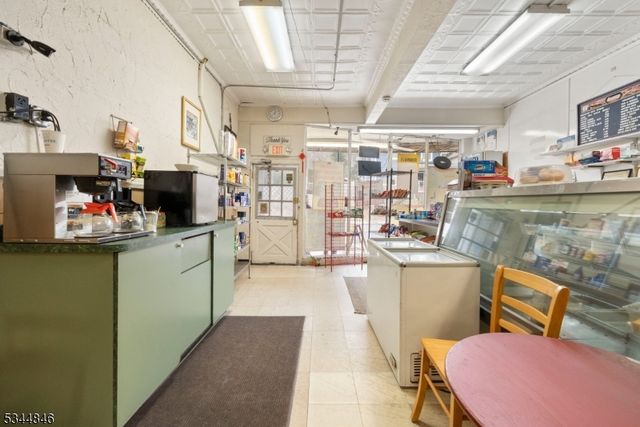 117 Valley Rd, Clifton City, NJ 07013