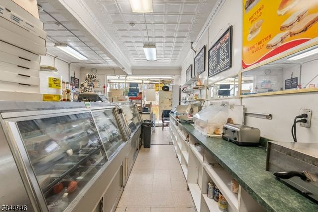 117 Valley Rd, Clifton City, NJ 07013