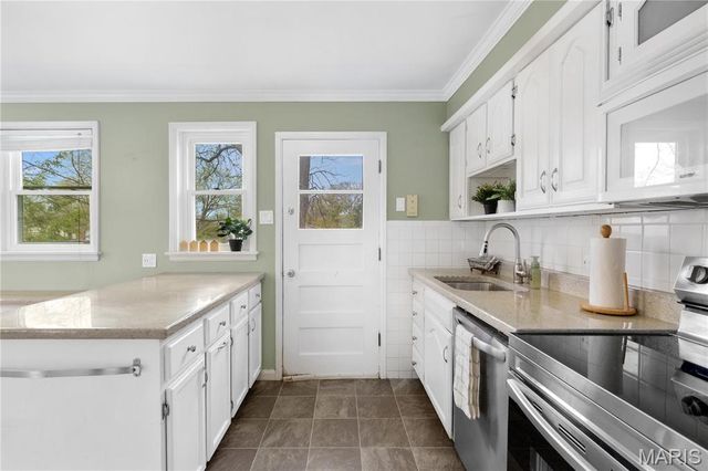 9723 Whitestone Terrace, Rock Hill, MO 63119