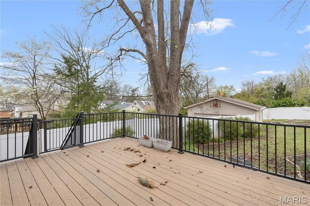 9723 Whitestone Terrace, Rock Hill, MO 63119