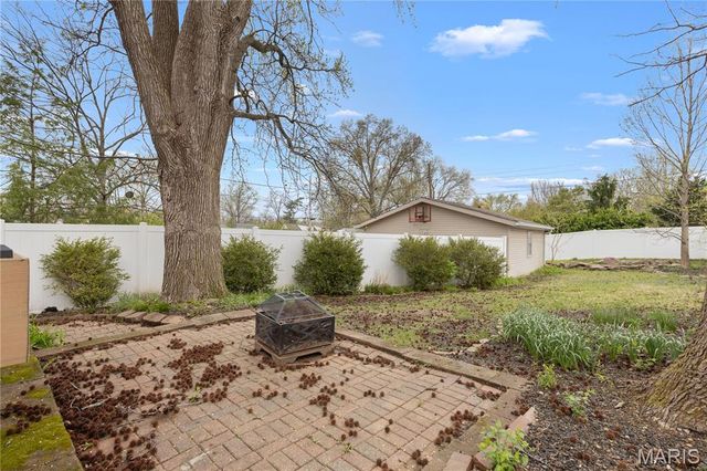 9723 Whitestone Terrace, Rock Hill, MO 63119