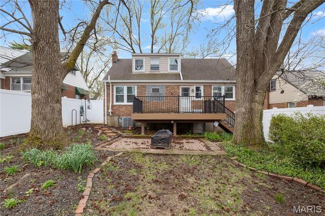 9723 Whitestone Terrace, Rock Hill, MO 63119