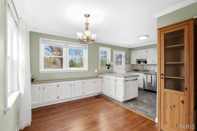 9723 Whitestone Terrace, Rock Hill, MO 63119