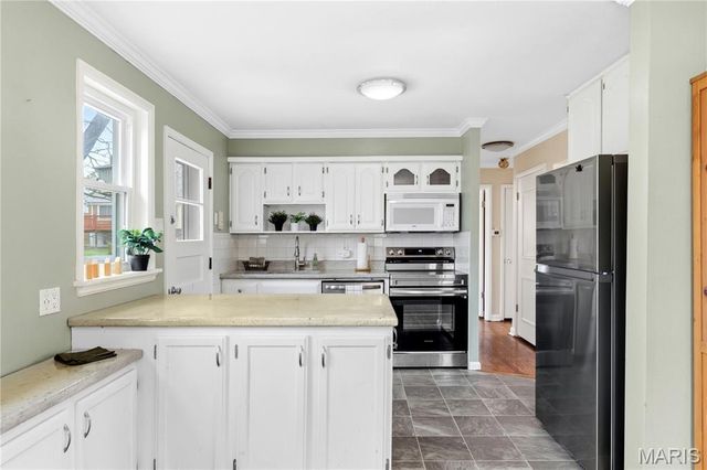 9723 Whitestone Terrace, Rock Hill, MO 63119