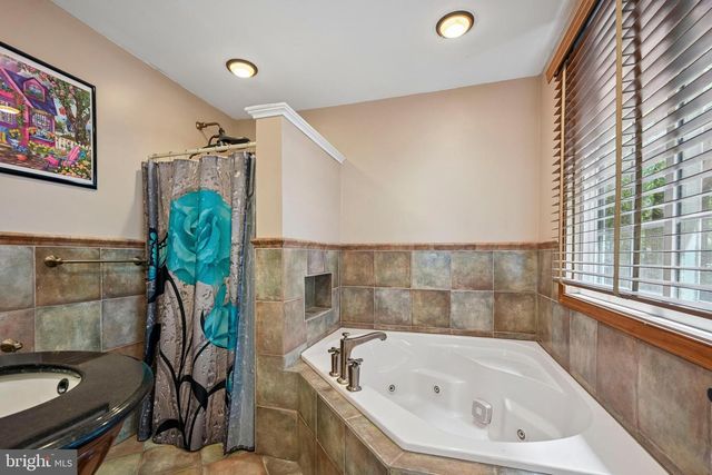 403 DOGWOOD AVE, Egg Harbor Township, NJ 08234