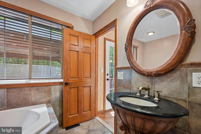 403 DOGWOOD AVE, Egg Harbor Township, NJ 08234