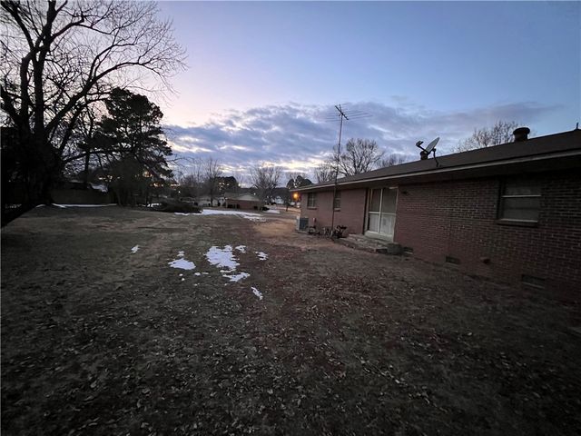 408 NE 5th Street, Atkins, AR 72823