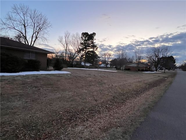 408 NE 5th Street, Atkins, AR 72823