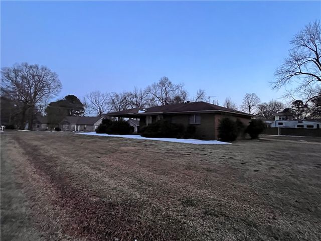 408 NE 5th Street, Atkins, AR 72823