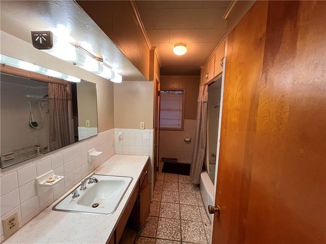 408 NE 5th Street, Atkins, AR 72823