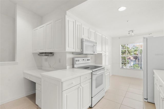 7069 STRAND CIRCLE 201, Bradenton, FL 34203