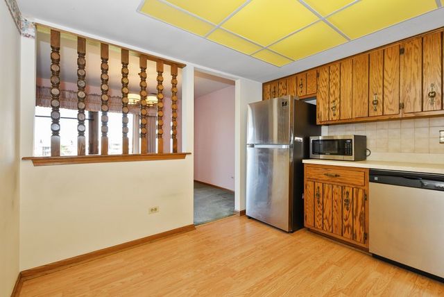 15704 Deerfield Court 2N, Orland Park, IL 60462