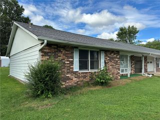 1121 Meadowbrook Drive 8, Mountain Home, AR 72653