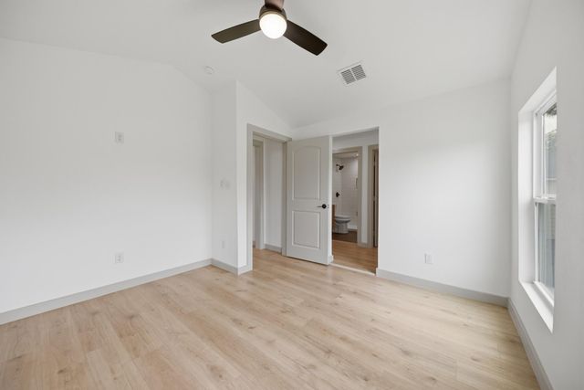 709 S Polk ST, Giddings, TX 78942