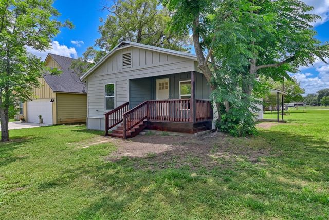 709 S Polk ST, Giddings, TX 78942