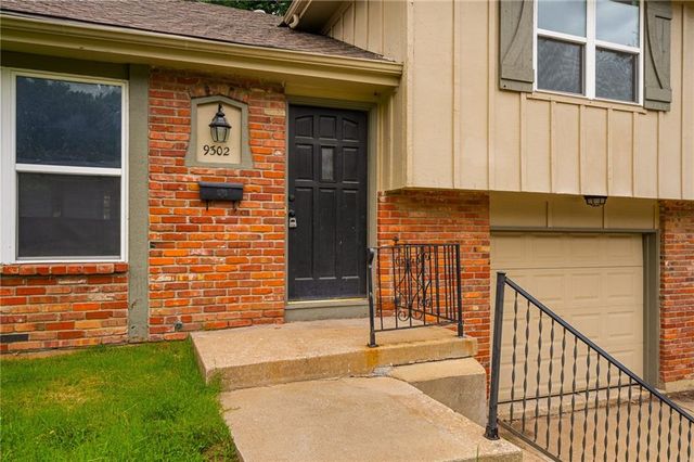9302 W 83rd Street, Overland Park, KS 66204