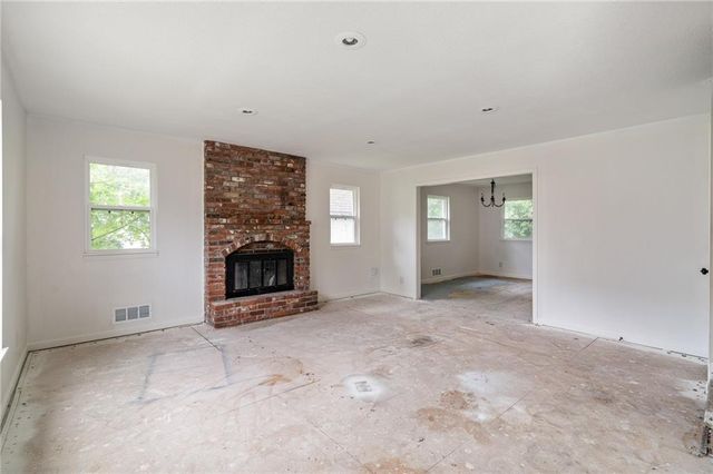 9302 W 83rd Street, Overland Park, KS 66204