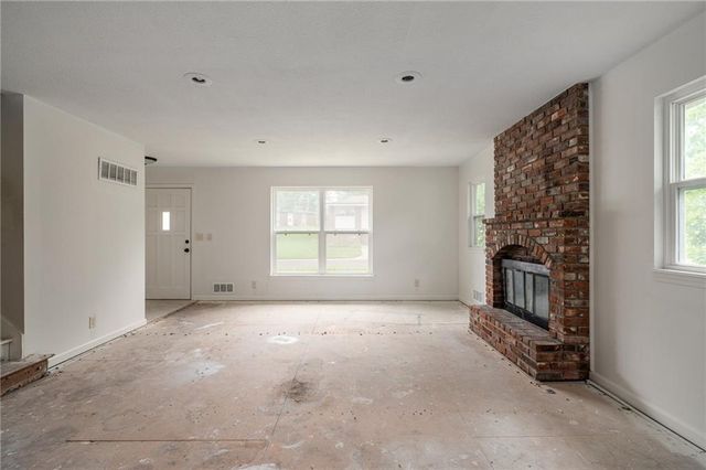 9302 W 83rd Street, Overland Park, KS 66204