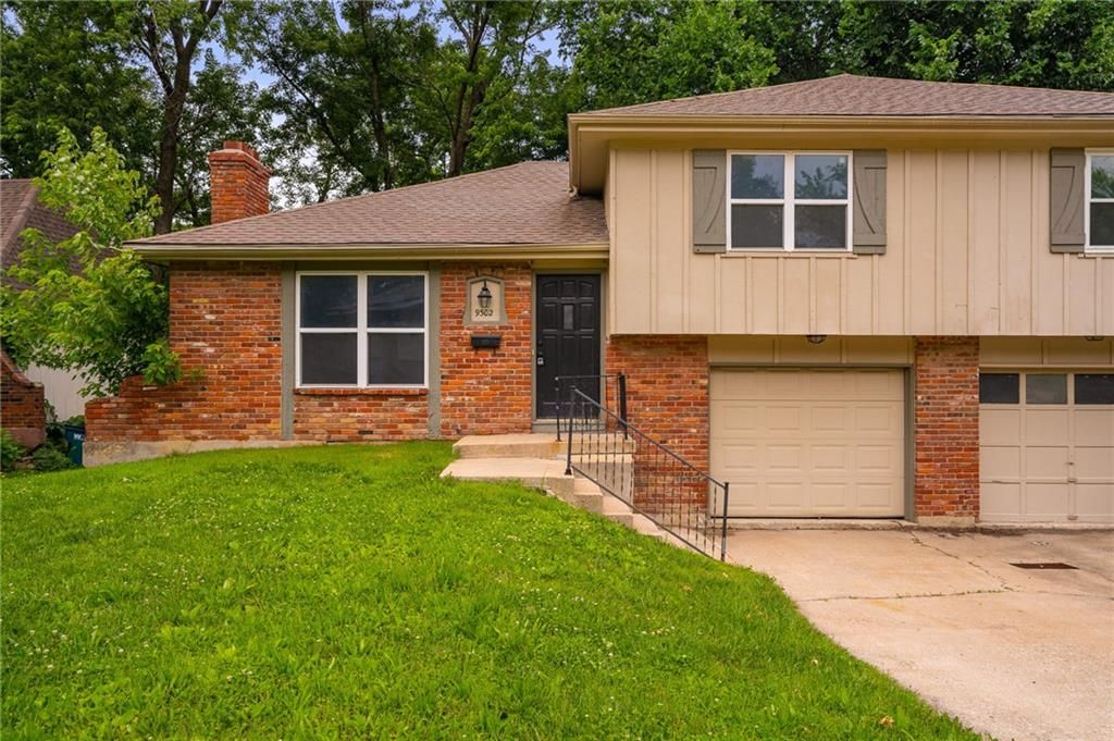 9302 W 83rd Street, Overland Park, KS 66204