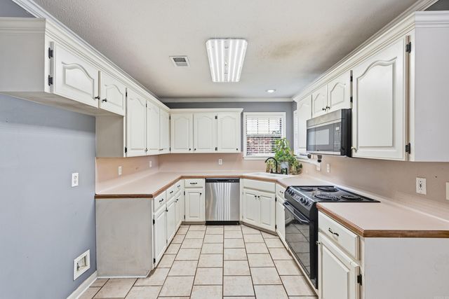 2145 Dillard Drive, Conway, AR 72034