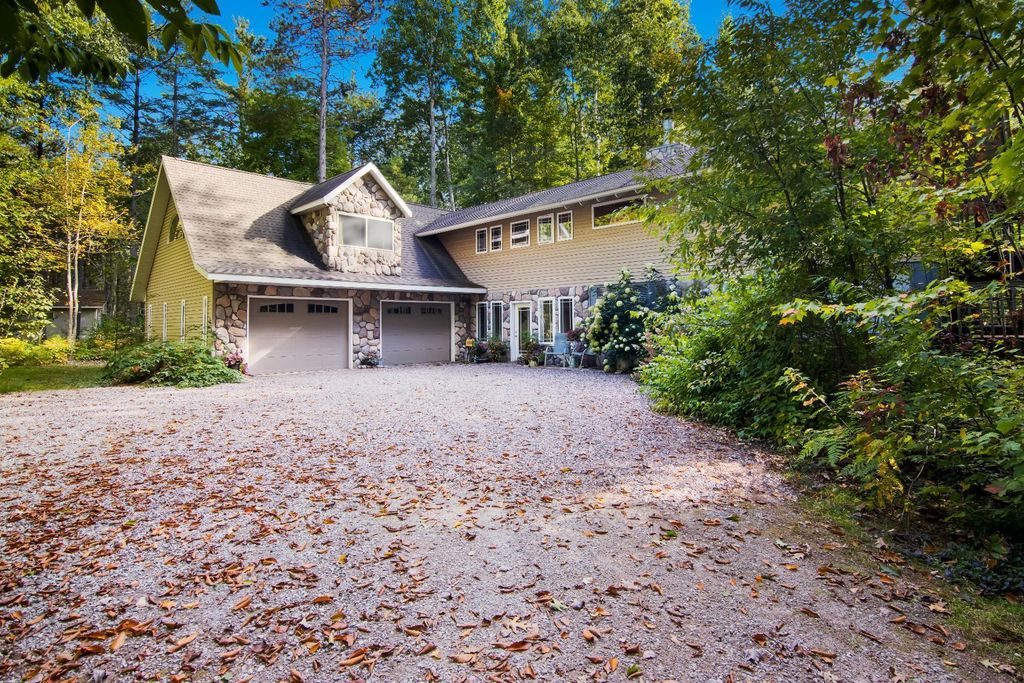 11436 Lakeview Road Ne, Kalkaska, MI 49646