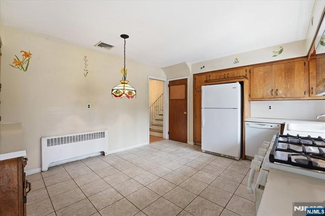 548 Covington Place, Wyckoff, NJ 07481
