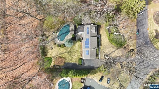 548 Covington Place, Wyckoff, NJ 07481