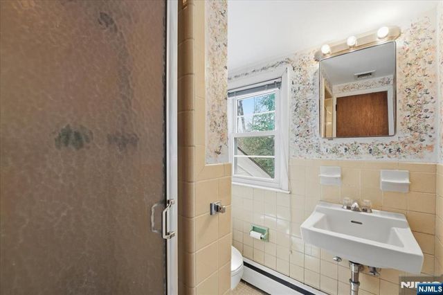548 Covington Place, Wyckoff, NJ 07481