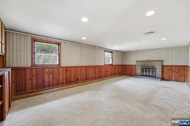 548 Covington Place, Wyckoff, NJ 07481