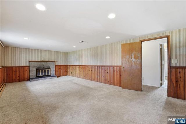 548 Covington Place, Wyckoff, NJ 07481