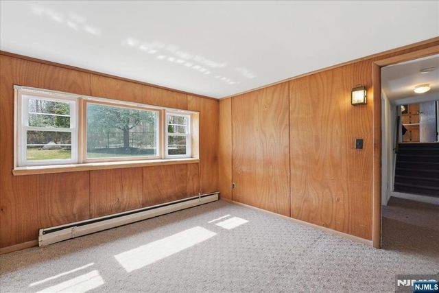 548 Covington Place, Wyckoff, NJ 07481