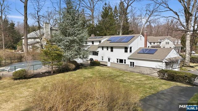 548 Covington Place, Wyckoff, NJ 07481