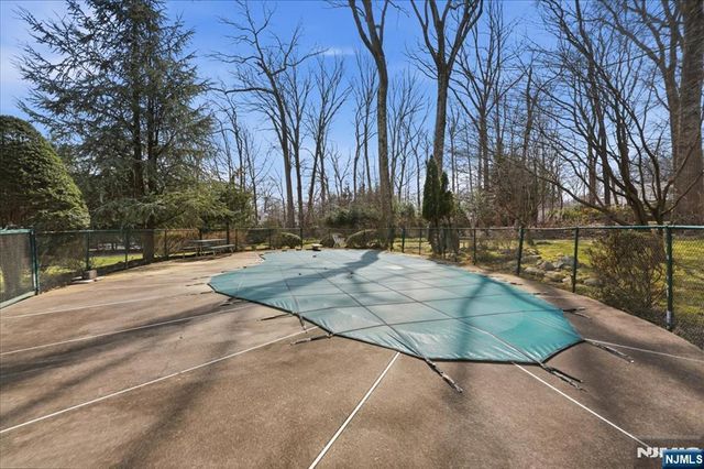 548 Covington Place, Wyckoff, NJ 07481