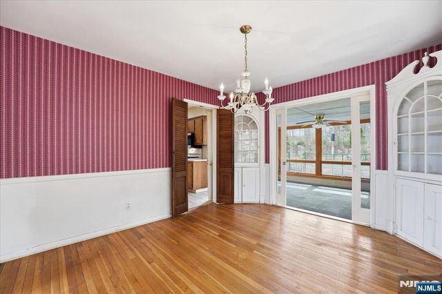 548 Covington Place, Wyckoff, NJ 07481
