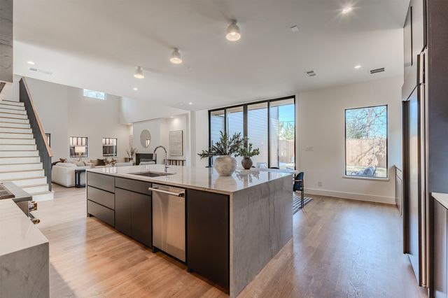 7115 Casa Loma Avenue, Dallas, TX 75214